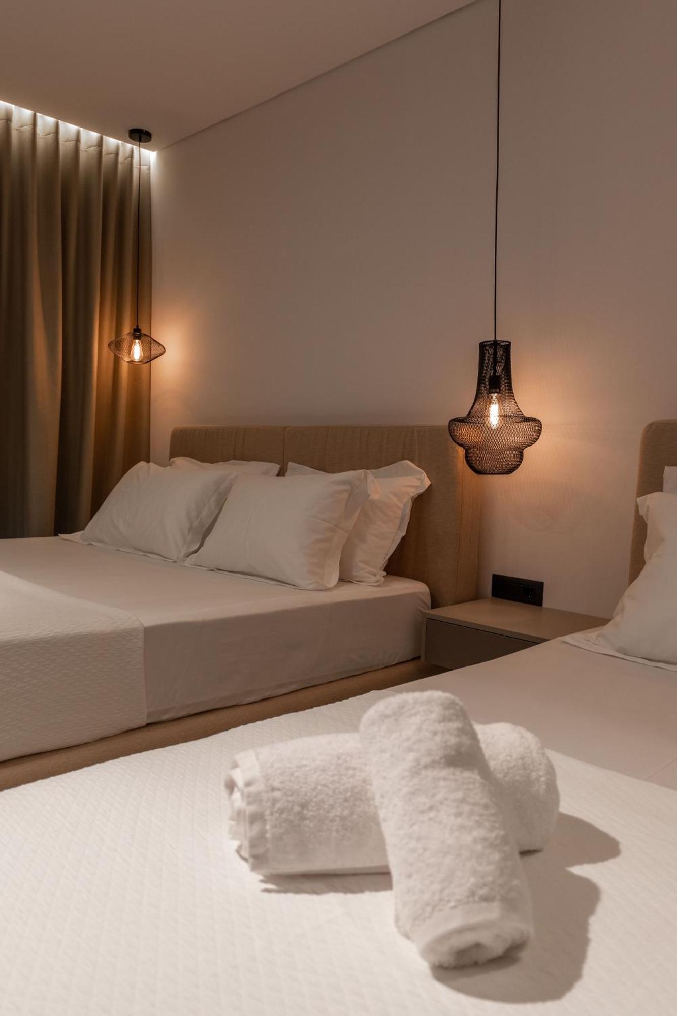 Litan Hotel Sarandë エクステリア 写真