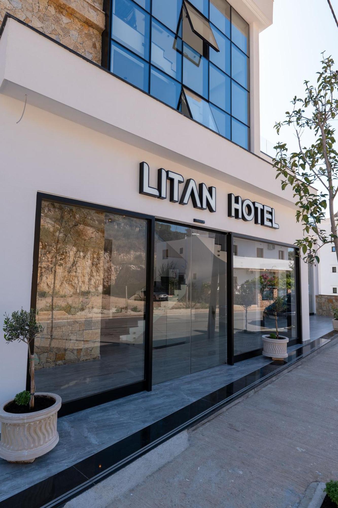Litan Hotel Sarandë エクステリア 写真