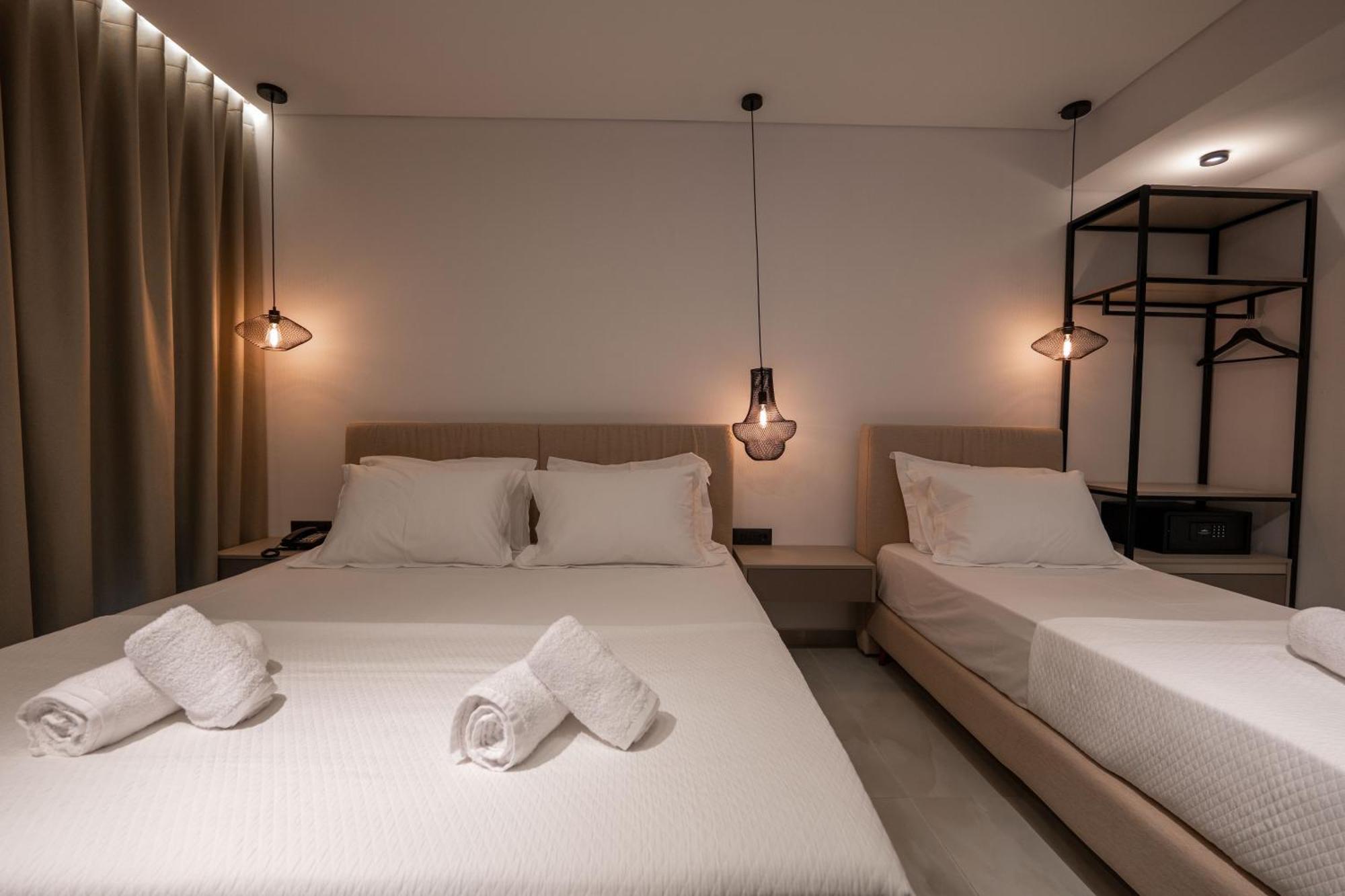 Litan Hotel Sarandë エクステリア 写真