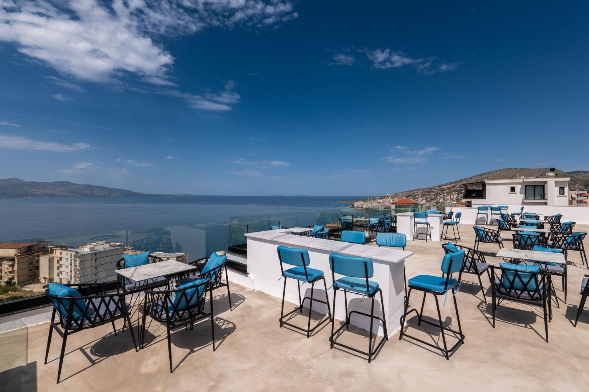 Litan Hotel Sarandë エクステリア 写真