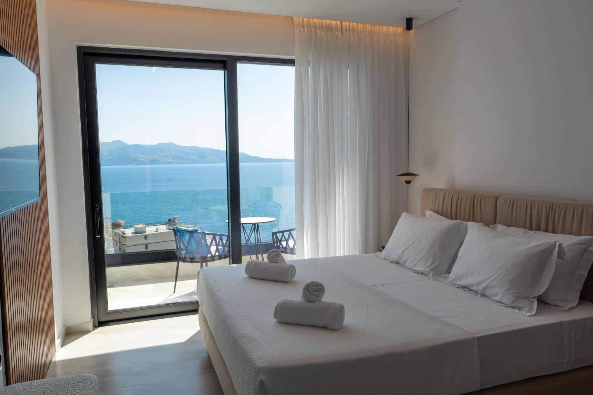 Litan Hotel Sarandë エクステリア 写真