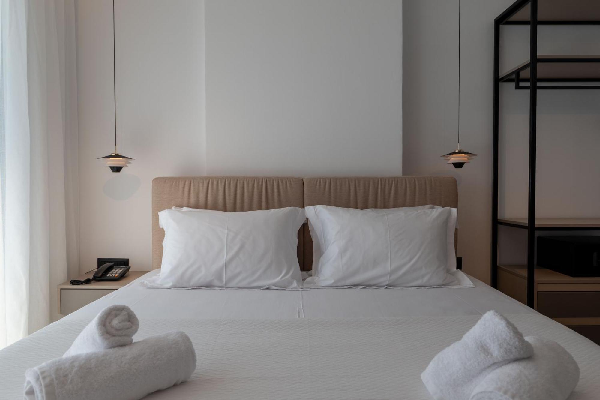 Litan Hotel Sarandë エクステリア 写真