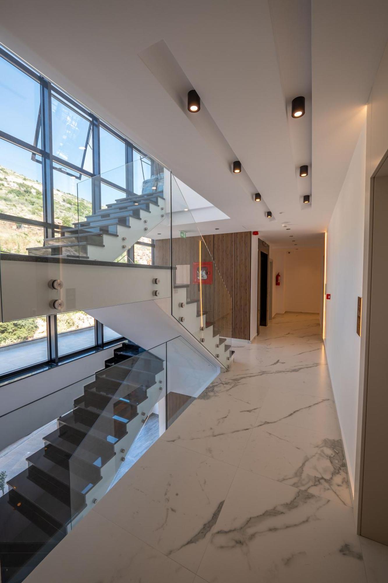 Litan Hotel Sarandë エクステリア 写真